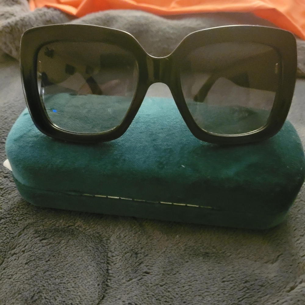 Gucci Black Oversized Sunglasses